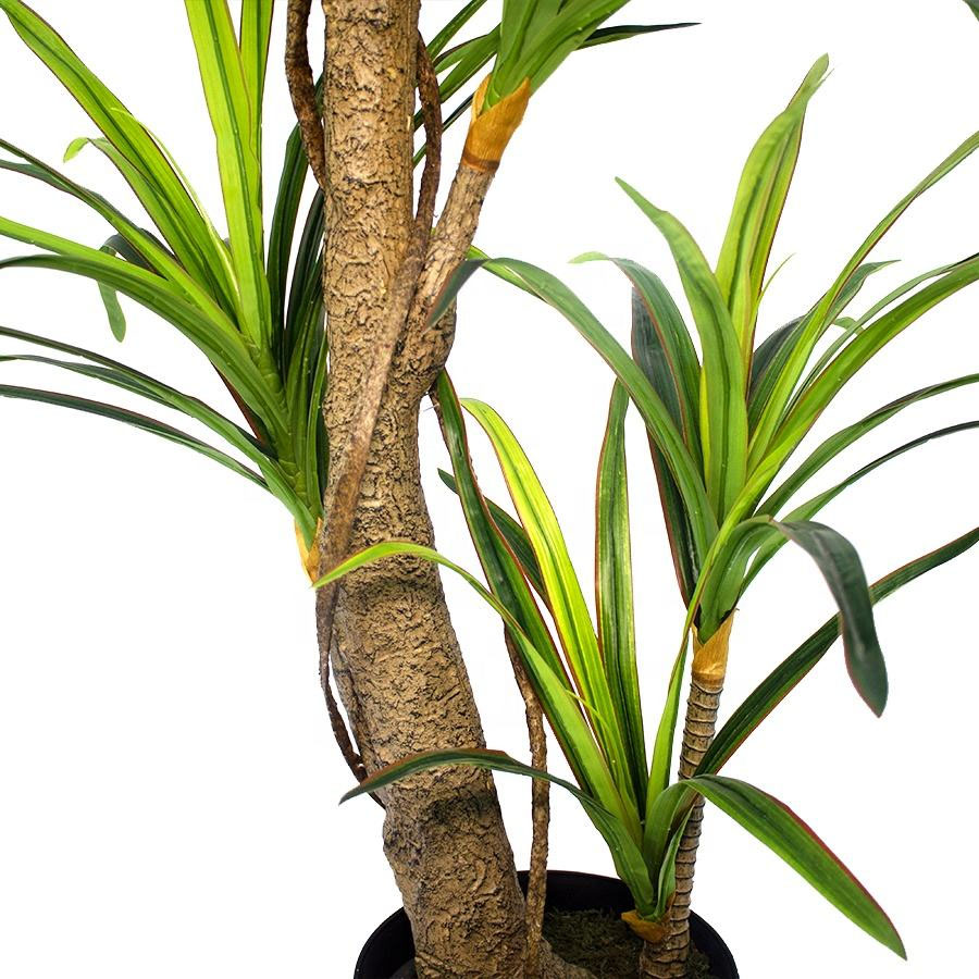 lifelike trunk